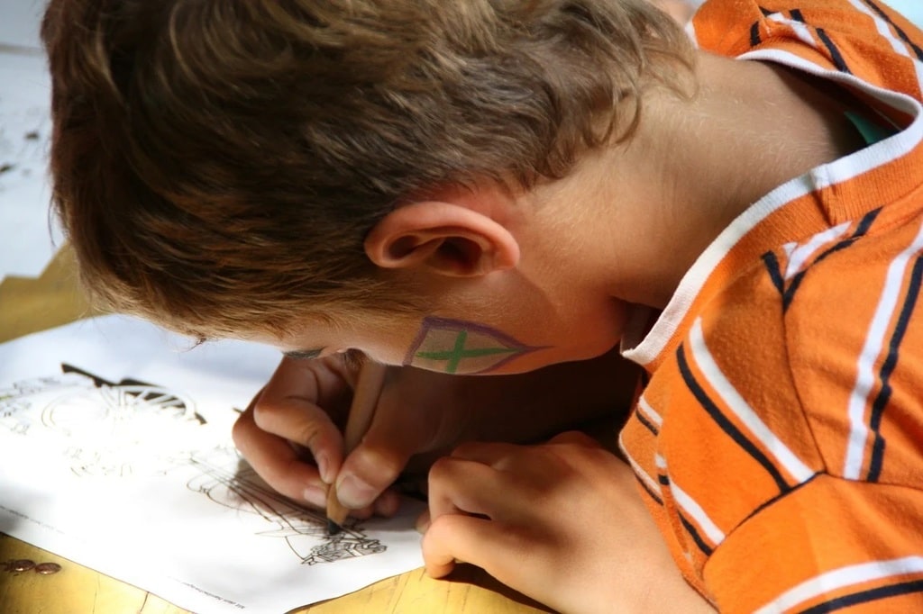 Téléchargez des coloriages de chien pour enrichir les activités scolaires
